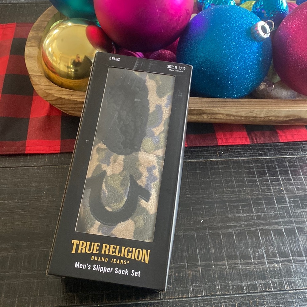 True Religion man’s slipper sock set of two